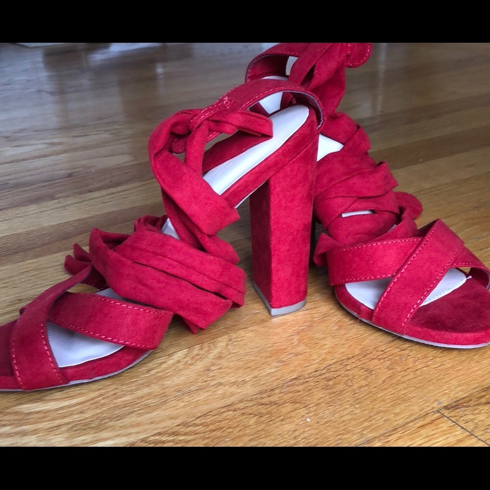 New Without Tags Wild Diva Lounge lace-up sandals!